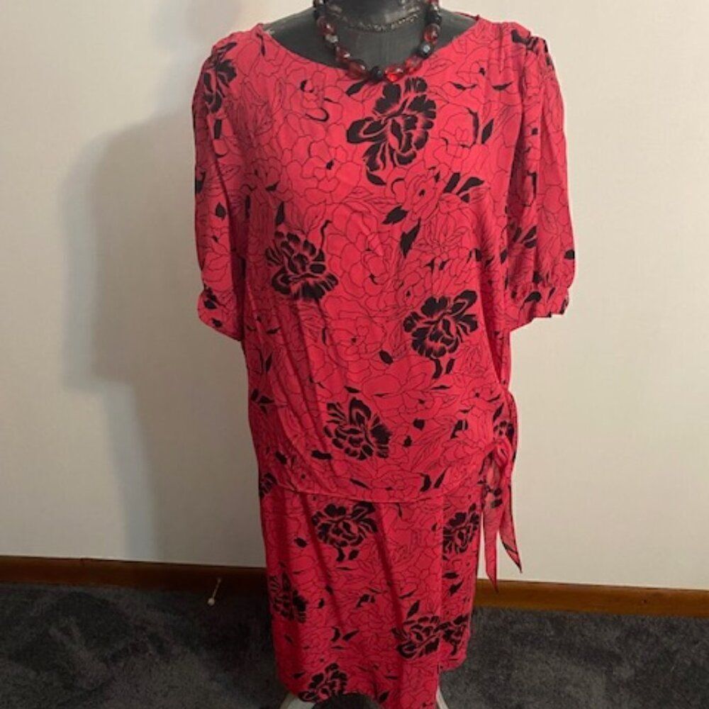 Jane Baar Vintage 80's short sleeves Red/Black Floral dress, size 20